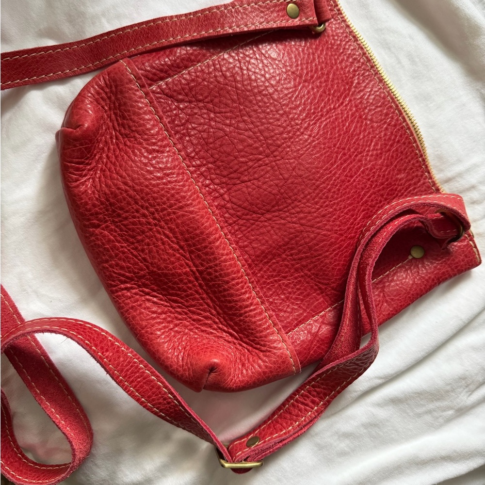 Portland Leather Sugar Crossbody Bag (pink) from the rainbow collection - Picture 2 of 5